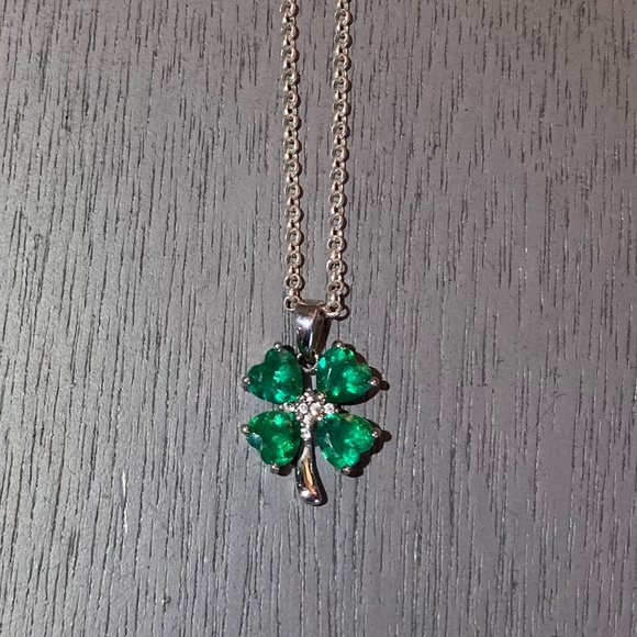 Clover pendant - Picture 1 of 5